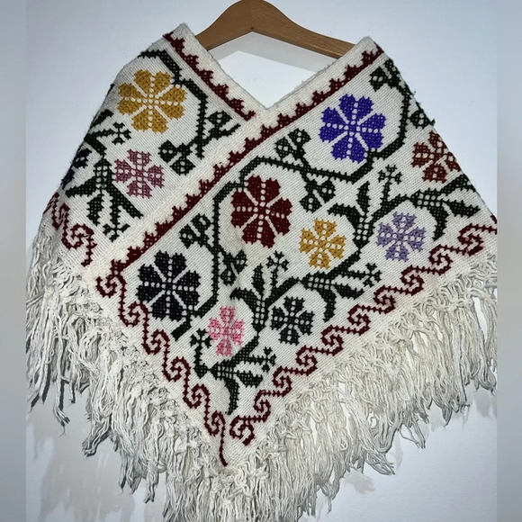 Embroidery Floral poncho for Girls S/M - Picture 1 of 4